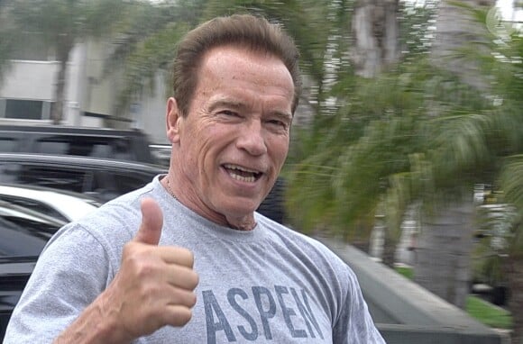 Arnold Schwarzenegger quitte le salle de gym en VTT à Los Angeles le 29 juin 2017.