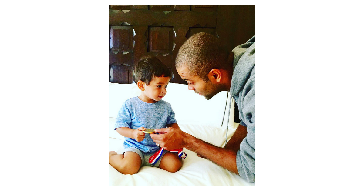 Photo de Tony Parker et son fils Josh. Juin 2016. - Purepeople