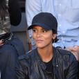 Shy'm à Roland-Garros dans les tribunes du court n°3 le 4 juin 2017 pour soutenir son compagnon Benoît Paire et sa partenaire de double mixte Chloé Paquet lors de leur match du deuxième tour, perdu 3-6, 2-6. © Dominique Jacovides-Cyril Moreau/Bestimage