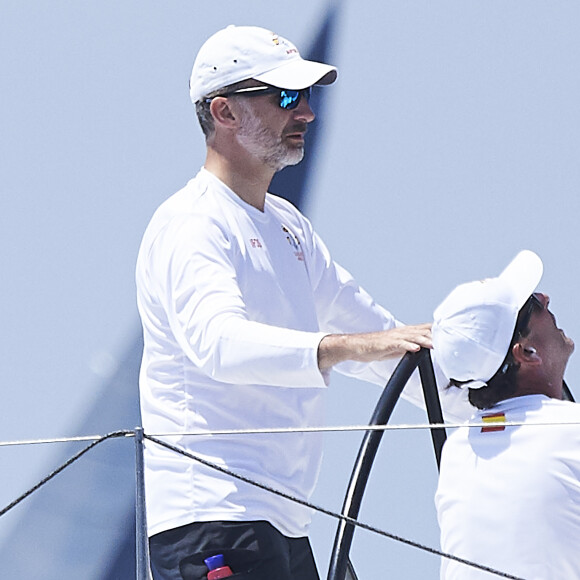 Le roi Felipe VI d'Espagne à bord du voilier AIFOS à l'occasion de la "Copa del Rey" au large de Palma de Majorque, le 31 juillet 2017. © Jack Abuin via ZUMA Wire/Bestimage  King Felipe VI on board of the AIFOS during the Copa del Rey sailing trophy in Palma de Mallorca, on July 31, 2017.31/07/2017 - Palma