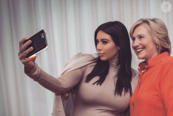 Photo de Kim Kardashian et Hillary Clinton. Janvier 2016.