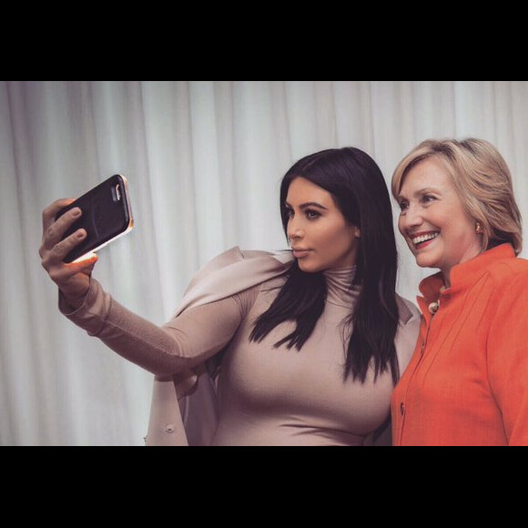 Photo de Kim Kardashian et Hillary Clinton. Janvier 2016.