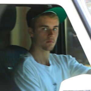 Exclusif - Justin Bieber au volant de sa Mercedes G- Wagon à Beverly Hills le 28 juillet 2017.