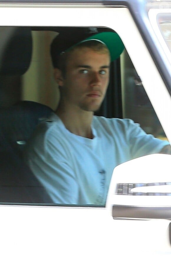 Exclusif - Justin Bieber au volant de sa Mercedes G- Wagon à Beverly Hills le 28 juillet 2017.