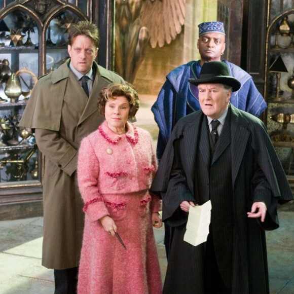 Robert Hardy incarnait Cornelius Fudge dans la saga Harry Potter.