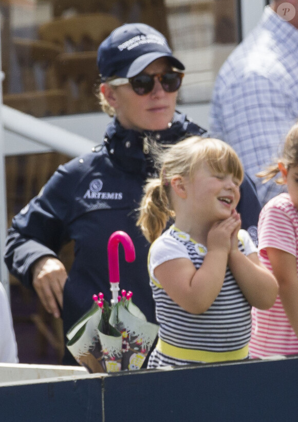 Zara Phillips avec sa fille Mia Tindall, 3 ans, le 6 août 2017 lors du Festival of British Eventing à Gatcombe Park à Minchinhampton.
