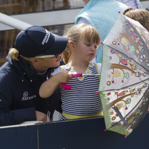 Zara Phillips avec sa fille Mia Tindall, 3 ans, le 6 août 2017 lors du Festival of British Eventing à Gatcombe Park à Minchinhampton.