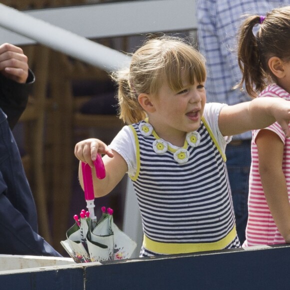 Zara Phillips avec sa fille Mia Tindall, 3 ans, le 6 août 2017 lors du Festival of British Eventing à Gatcombe Park à Minchinhampton.