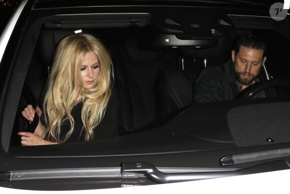 Avril Lavigne et J.R. Rotem quittent le restaurant Craig's à West Hollywood. Le 7 août 2017.
