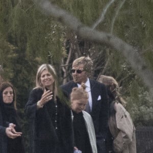 La reine Maxima des Pays-Bas, le roi Willem-Alexander des Pays-Bas, la princesse Ariane des Pays-Bas les proches et les amis - Funérailles du père de la reine Maxima, Jorge Zorreguieta, au cimetière Parque Memorial proche de Buenos Aires, Argentine, le 10 août 2017.