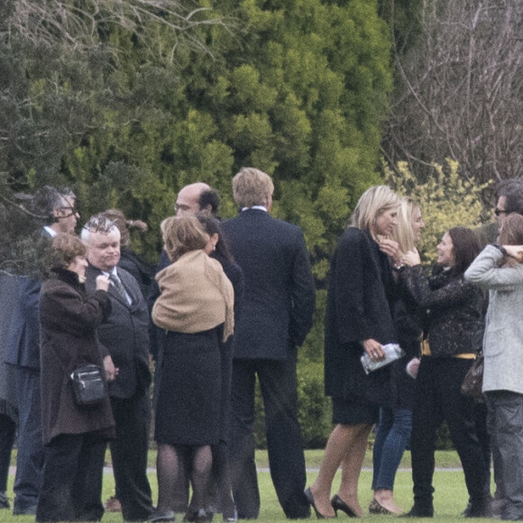 La reine Maxima des Pays-Bas, le roi Willem-Alexander des Pays-Bas, les proches et les amis - Funérailles du père de la reine Maxima, Jorge Zorreguieta, au cimetière Parque Memorial proche de Buenos Aires, Argentine, le 10 août 2017.