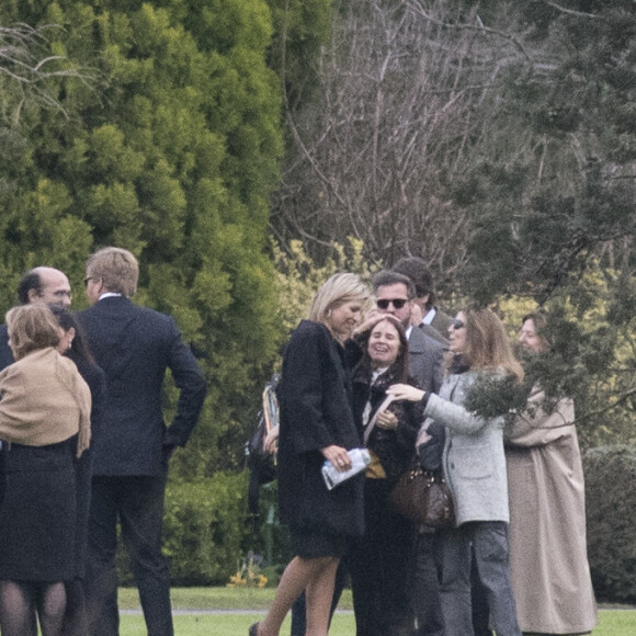 La reine Maxima des Pays-Bas, le roi Willem-Alexander des Pays-Bas, les proches et les amis - Funérailles du père de la reine Maxima, Jorge Zorreguieta, au cimetière Parque Memorial proche de Buenos Aires, Argentine, le 10 août 2017.