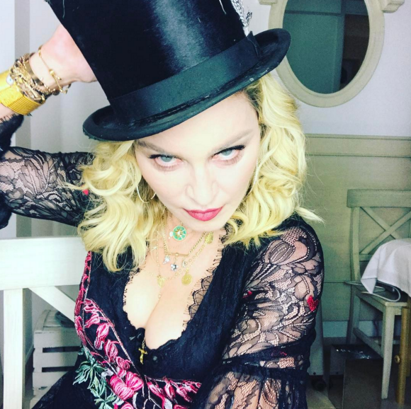 Madonna se prépare pour la soirée de son 59e anniversaire organisée dans la région des Pouilles en Italie, le 15 août 2017.