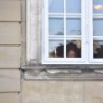 La princesse Josephine de Danemark à la fenêtre du château d'Amalienborg le jour de la rentrée des classes à Copenhague, le 15 août 2017.