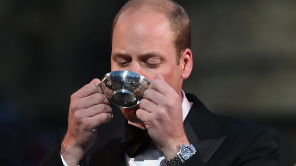 Prince William : Une lampée de whisky qui passe mal, en mission avec Charles !
