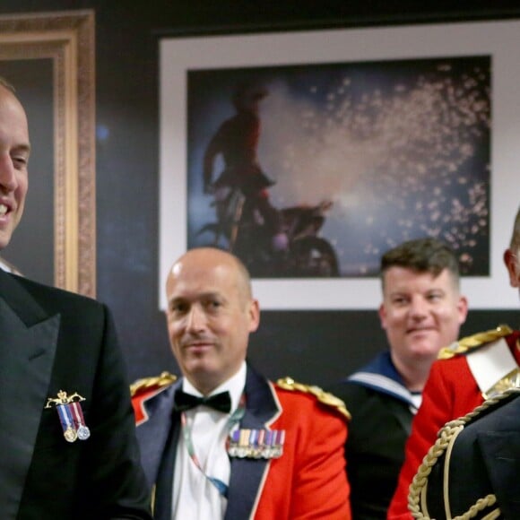 Le prince William et le prince Charles ont assisté le 16 août 2017 au Royal Edinburgh Military Tattoo, un festival international de fanfares militaires ayant lieu chaque année depuis 1950 au Château d'Edimbourg, en Écosse.