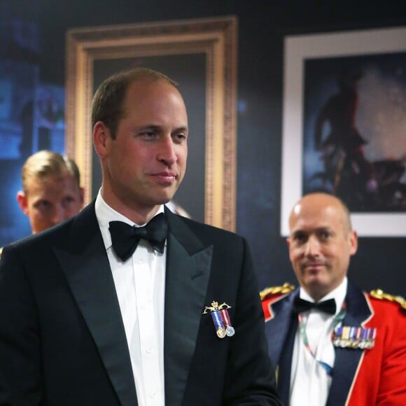 Le prince William et le prince Charles ont assisté le 16 août 2017 au Royal Edinburgh Military Tattoo, un festival international de fanfares militaires ayant lieu chaque année depuis 1950 au Château d'Edimbourg, en Écosse.