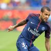 Dani Alves lors du match Paris Saint-Germain v Amiens SC en Ligue 1, Parc des Princes, le 5 août 2017.