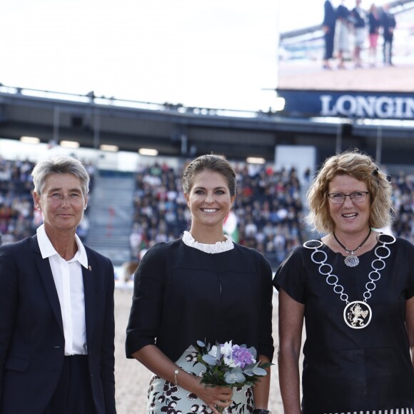 La princesse Madeleine de Suède était heureuse d'inaugurer lundi 21 août 2017 au stade Ullevi à Göteborg les Championnats d'Europe de dressage et de saut d'obstacles 2017. 