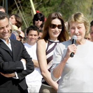 Marisa Bruni Tedeschi, Carla Bruni et Nicolas Sarkozy à la remise du 1er trophée Virginio Bruni Tedeschi à Cavaliere, le 13 avril 2009.