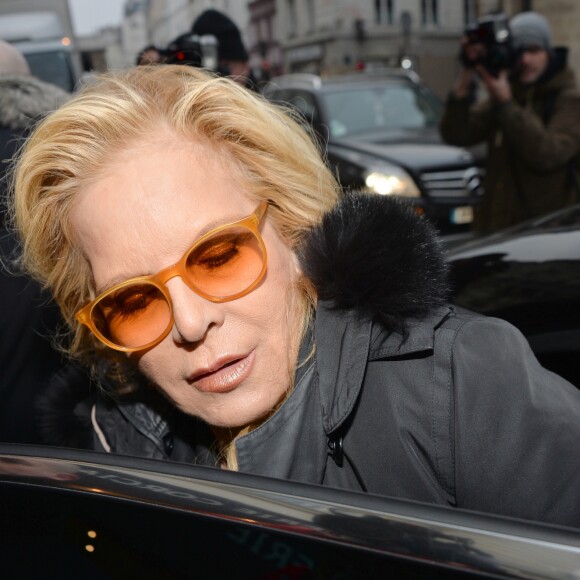 Sylvie Vartan - People à la sortie du défilé de mode Haute-Couture printemps-été 2017 "Jean-Paul Gaultier" à Paris le 25 janvier 2017. © CVS-Veeren/Bestimage