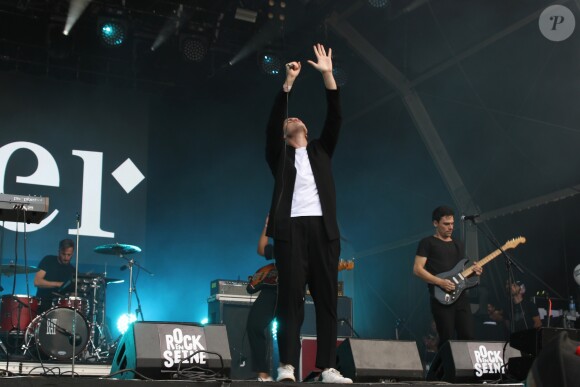 Her en concert au Festival Rock En Seine, au Domaine National de Saint-Cloud, le 26 août 2017 © Lise Tuillier / Bestimage