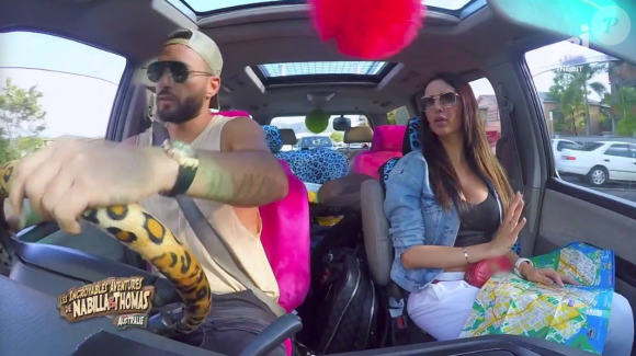Nabilla et Thomas Vergara frôlent l'accident de voiture dans le premier épisode des "Incroyables Aventures de Nabilla et Thomas en Australie". NRJ12, le 28 août 2017.