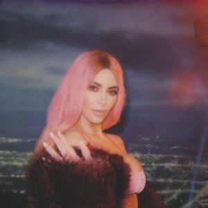 Kim Kardashian en séance photo pour CR Fashion Book. Août 2017.