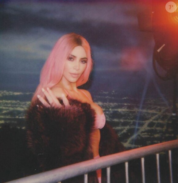 Kim Kardashian en séance photo pour CR Fashion Book. Août 2017.