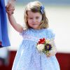 La princesse Charlotte de Cambridge - Le couple princier d'Angleterre et leurs enfants à leur arrivée à l'aéroport de Berlin-Tegel à Berlin, le 19 juillet 2017, lors de leur visite officielle de 3 jours en Allemagne.