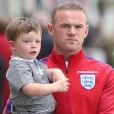 Exclusif  - Wayne Rooney et son fils Klay - Le footballeur Anglais Wayne Rooney est allé déjeuner en famille dans un restaurant " Le restaurant du tout Chantilly" à Chantilly le 17 juin 2016.