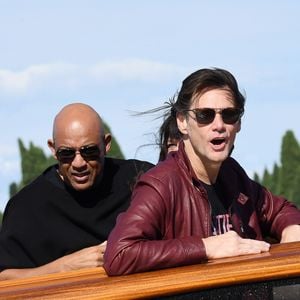 Jim Carrey à son arrivée en bateau lors du 74e Festival International du Film de Venise, la Mostra. Le 4 septembre 2017