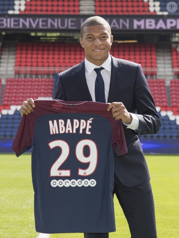 Kylian Mbappé lors de sa présentation officielle au PSG (Paris-Saint-Germain) au Parc des Princes à Paris, le 6 septembre 2017. © Pierre Perusseau/Bestimage