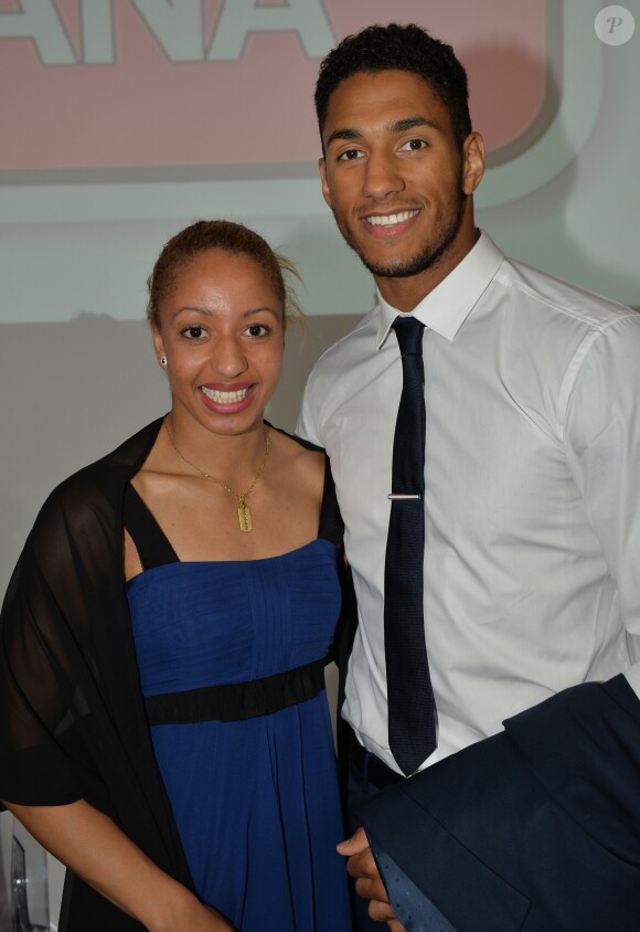 Tony Yoka et sa compagne Estelle Mossely - Soirée officielle de présentation et d'encouragement de l'équipe de France de boxe pour les jeux olympiques de Rio à Paris, le 28 juin 2016. © Veeren/Bestimages