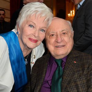 Exclusif - Line Renaud et Pierre Bergé lors de l'élévation de L. Renaud au rang de grand-croix de l'ordre national du Mérite, au Palais de l'Elysée à Paris, le 23 mars 2017. © Guirec Coadic/Bestimage