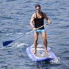 Exclusif - Pier Silvio Berlusconi fait du paddle avec sa compagne Silvia Toffanin et leur fils Lorenzo Mattia, (né le 10 juin 2010) à Saint-Tropez le 27 août 2017.