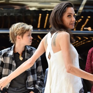 Angelina Jolie avec ses filles Vivienne, Shiloh, Zahara et son fils Knox à la première du film "The Breadwinner" au Festival international du film de Toronto le 10 septembre 2017