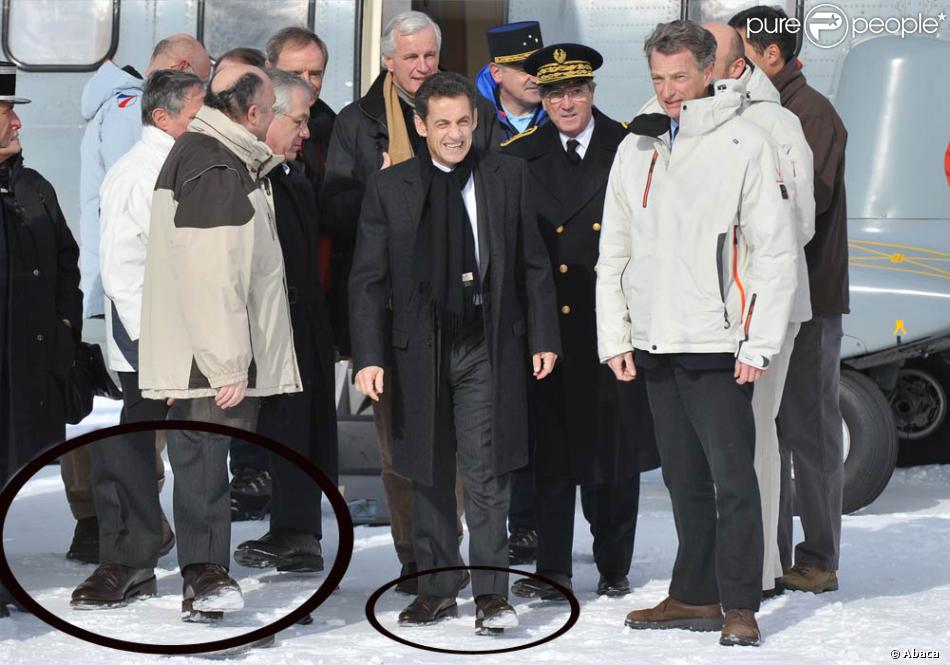 Nicolas Sarkozy Est En Chaussures De Ville Attention Purepeople
