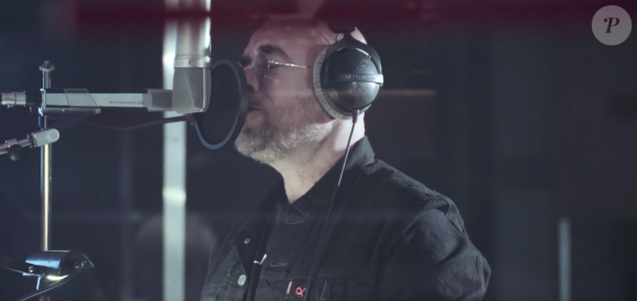 Image extraite du clip La Même Tribu, le premier extrait du nouvel album éponyme d'Eddy Mitchell attendu le 10 novembre 2017.