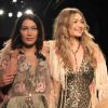 Gigi Hadid et sa soeur Bella - Les soeurs Hadid défilent ensemble pour Anna Sui lors de la Fashion Week à New York le 11 septembre 2017.