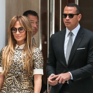 Jennifer Lopez et son compagnon Alex Rodriguez se baladent en amoureux dans les rues de New York le 1er septembre 2017