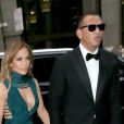 Jennifer Lopez et son compagnon Alex Rodriguez arrivent au mariage de leurs amis au Cipriani Wall Street à New York le 6 aout 2017.