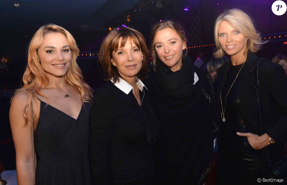 Joy Esther, Tina Kieffer, Sandrine Quétier et Sylvie Tellier - Chantal