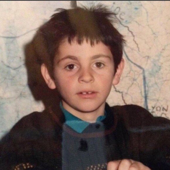 Photo d'enfance de Camille Combal dévoilée par Capucine Anav sur Twitter, lundi 18 septembre 2017