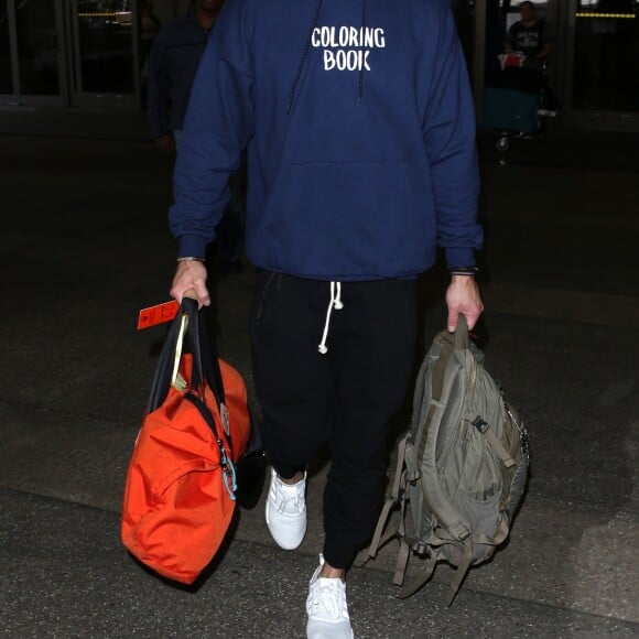 Zac Efron arrive à l'aéroport de Los Angeles (LAX) le 2 juin 2017.