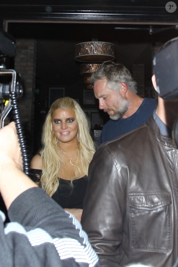 Jessica Simpson et son mari Eric Johnson quittent le restaurant Craig's à Los Angeles le 19 septembre 2017