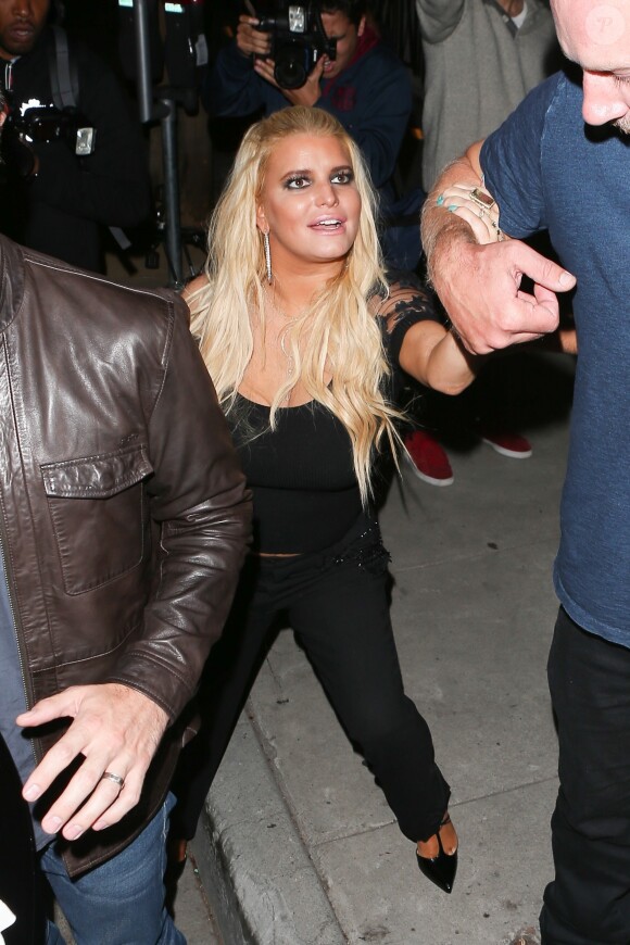 Jessica Simpson et son mari Eric Johnson quittent le restaurant Craig's à Los Angeles le 19 septembre 2017