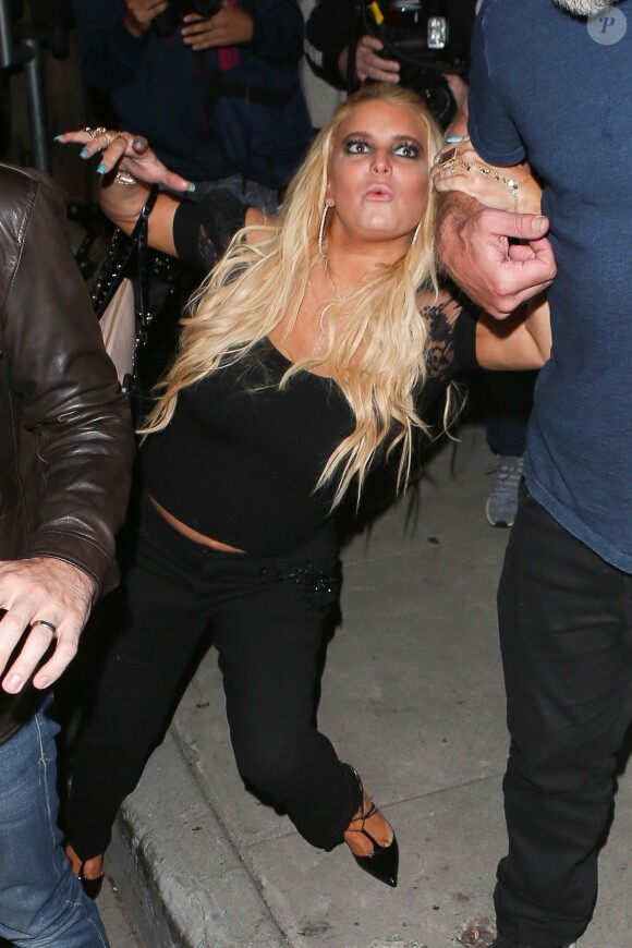 Jessica Simpson et son mari Eric Johnson quittent le restaurant Craig's à Los Angeles le 19 septembre 2017