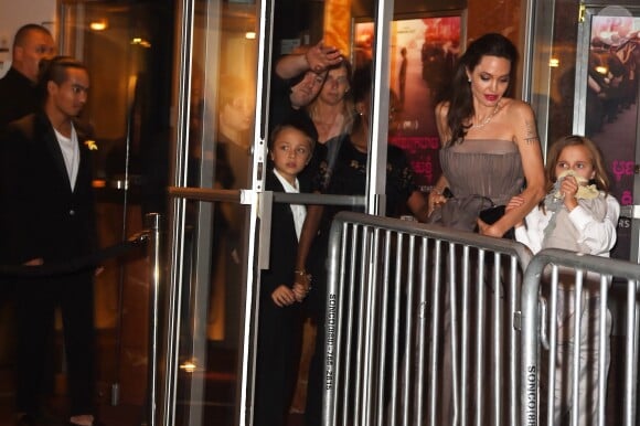 Knox Leon Jolie-Pitt et Vivienne Jolie-Pitt - Angelina Jolie a assisté avec ses enfants à la première de son film ‘D'abord, ils ont tué mon père’ à New York le 14 septembre 2017.