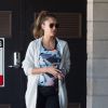 Jessica Alba, enceinte, sans maquillage se rend à sa séance de gym à Los Angeles, le 23 septembre 2017.
